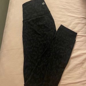 Lululemon wunder under high rise legging wild thing camo deep coal multi size 4